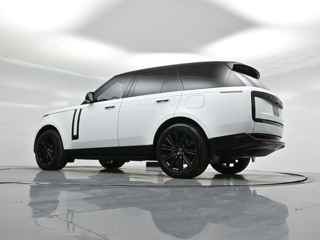 Used 2025 Land Rover Range Rover SE image 47