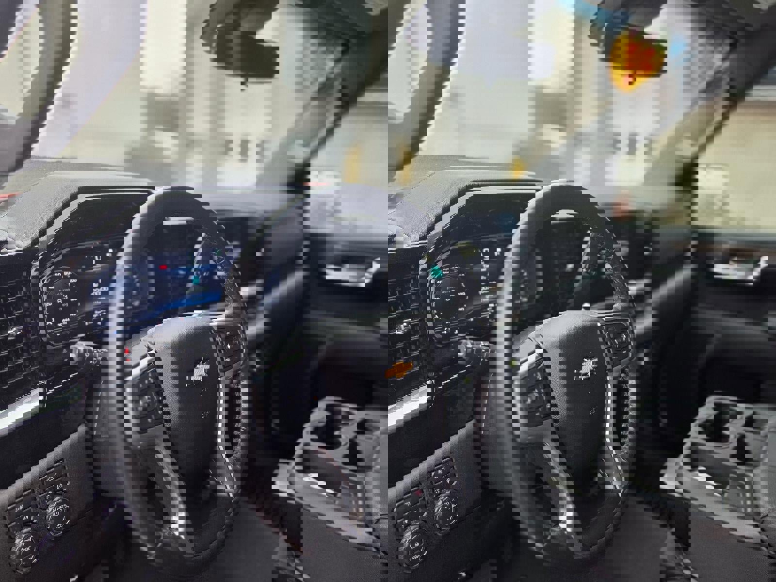 Used 2022 Chevrolet Silverado 1500 LT image 35