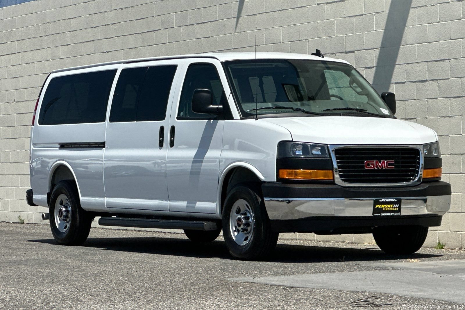 Certified 2025 GMC Savana 3500 LT w/ LT Preferred Equipment Group RWD image 1