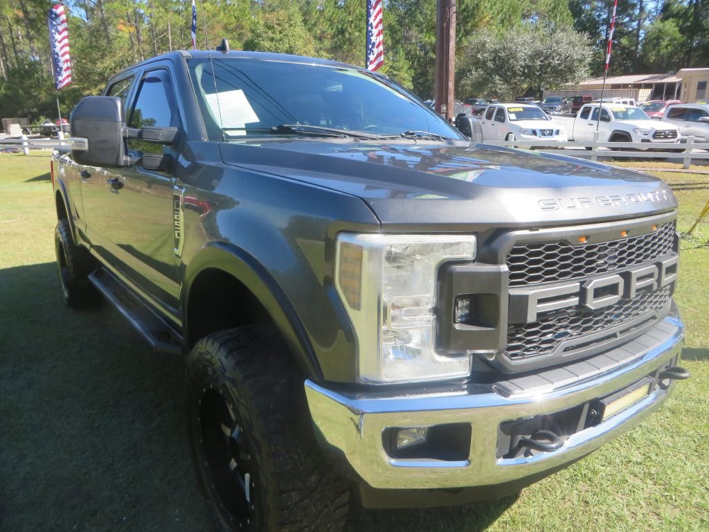 Used 2019 Ford F250 Lariat w/ Lariat Value Package image 4