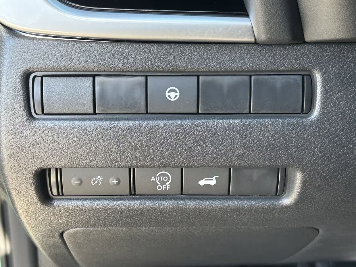 New 2026 Nissan Rogue SV AWD/4WD image 25