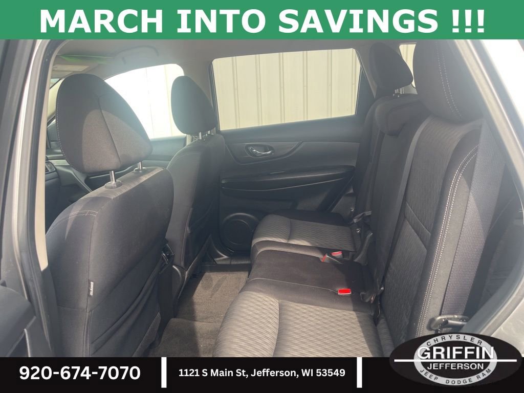 Used 2018 Nissan Rogue SV image 8