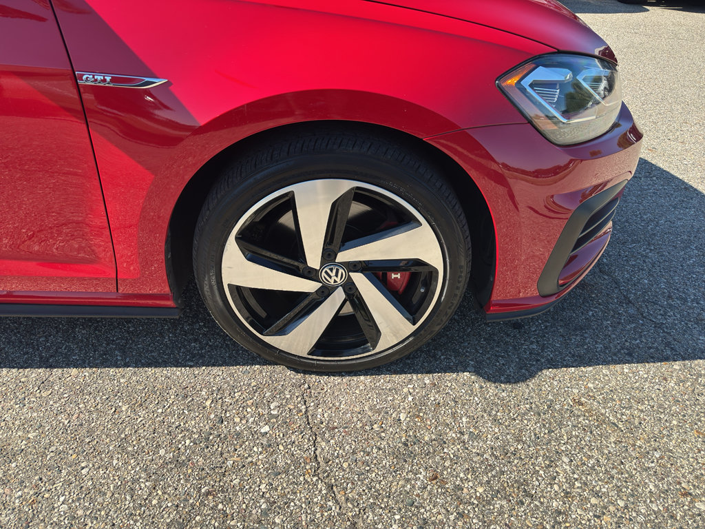 Used 2019 Volkswagen GTI SE FWD image 12