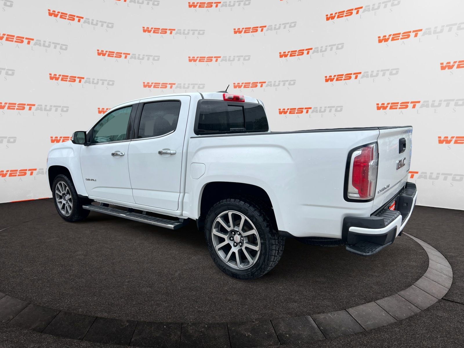 Used 2018 GMC Canyon Denali AWD/4WD image 3