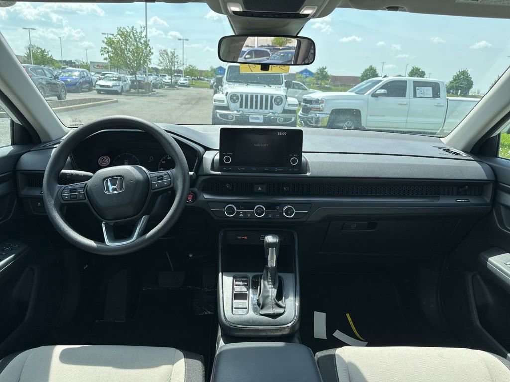 Used 2025 Honda CR-V LX image 18