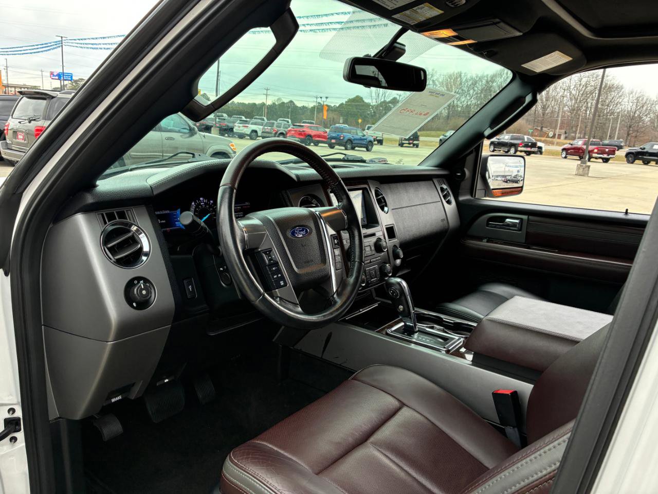 Used 2017 Ford Expedition EL Platinum image 15