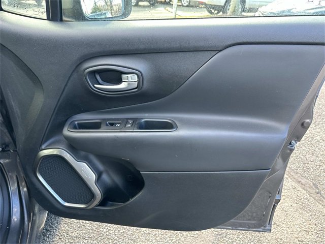 Certified 2019 Jeep Renegade Limited w/ UConnect 8.4 Nav Group image 8