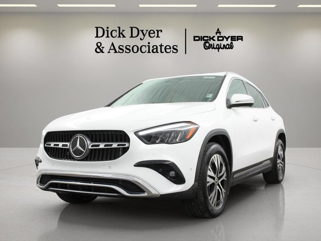 Used 2025 Mercedes-Benz GLA 250 4MATIC image 5