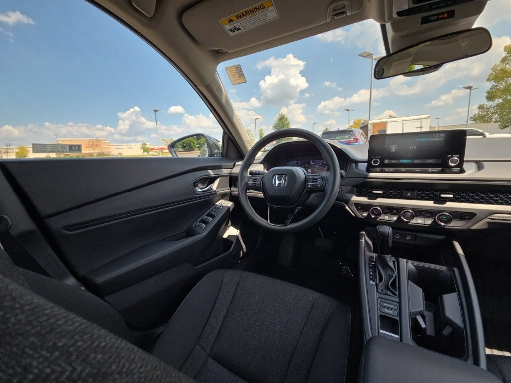 Used 2025 Honda Accord SE image 23