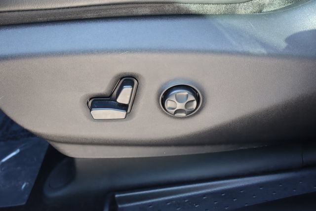Used 2019 Chrysler Pacifica Limited FWD image 11