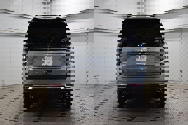 New 2026 Chevrolet Suburban High Country image 7