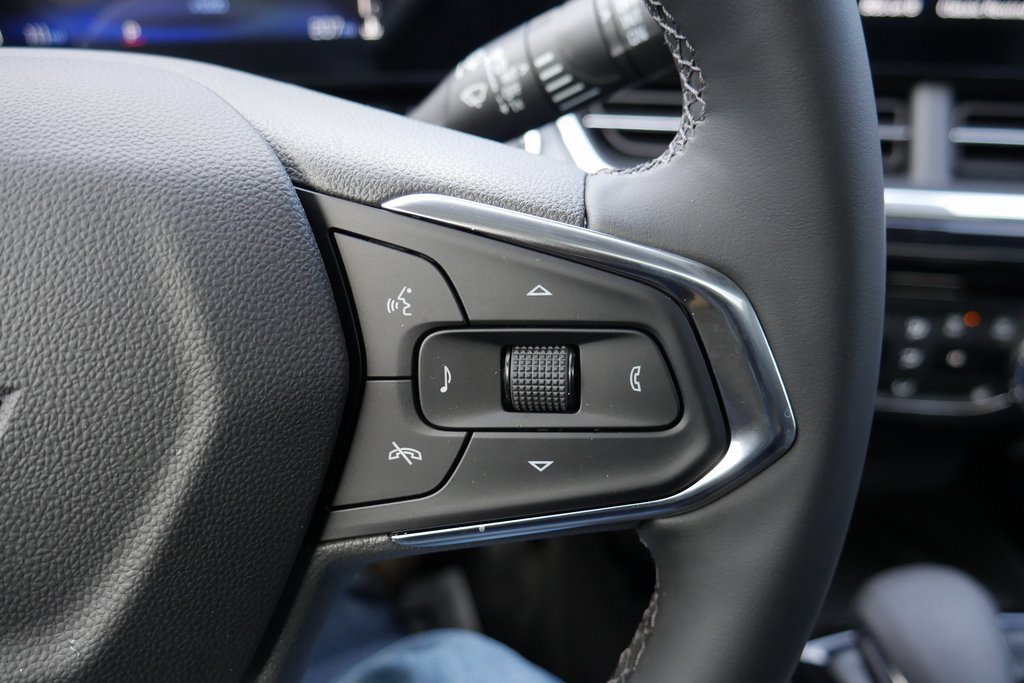 New 2026 Chevrolet Trax ACTIV w/ Sunroof Package image 13