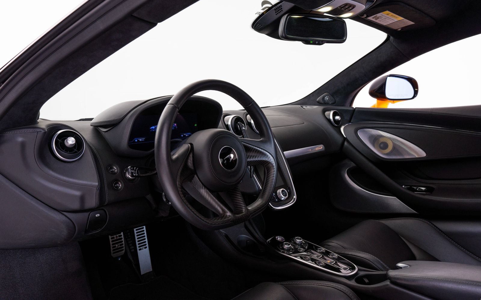 Used 2023 McLaren GT RWD image 17