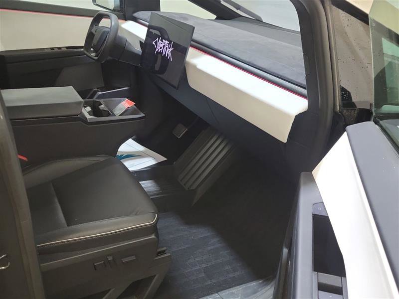 Used 2024 Tesla Cybertruck Cyberbeast AWD/4WD image 5