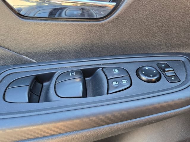 Used 2023 Nissan Versa SV FWD image 40