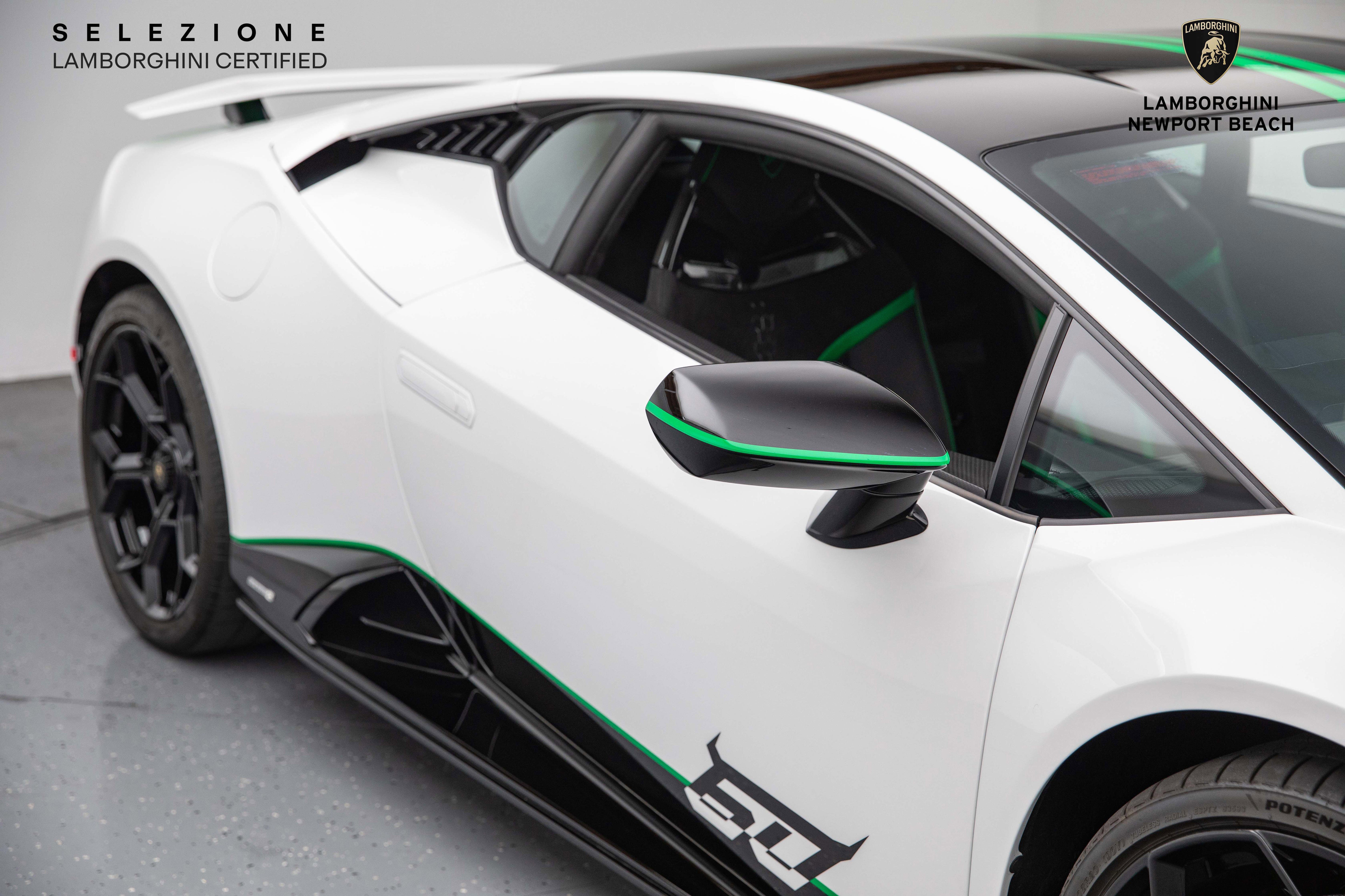 Used 2023 Lamborghini Huracan Tecnica image 3