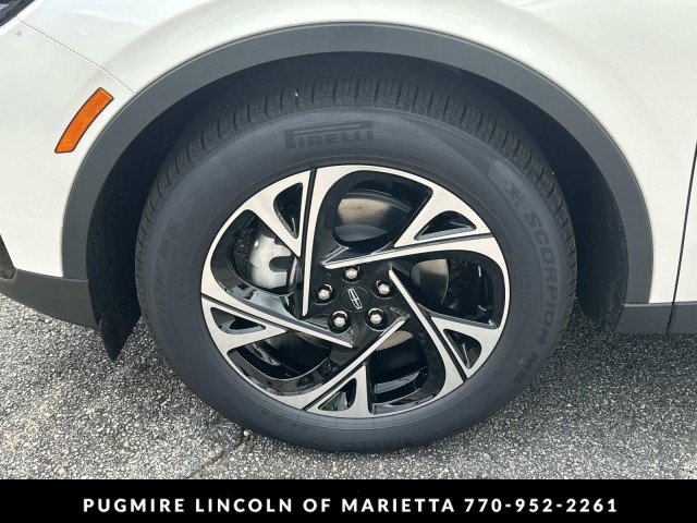 New 2025 Lincoln Nautilus Premier w/ Equipment Group 102A image 11