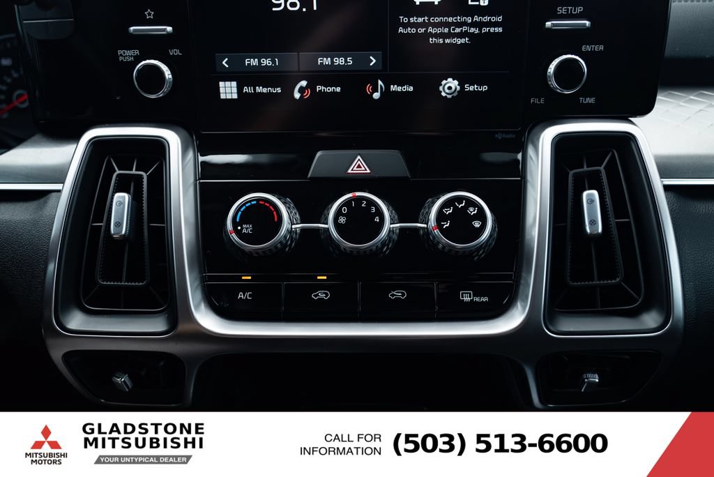 Used 2023 Kia Sorento LX AWD/4WD image 16