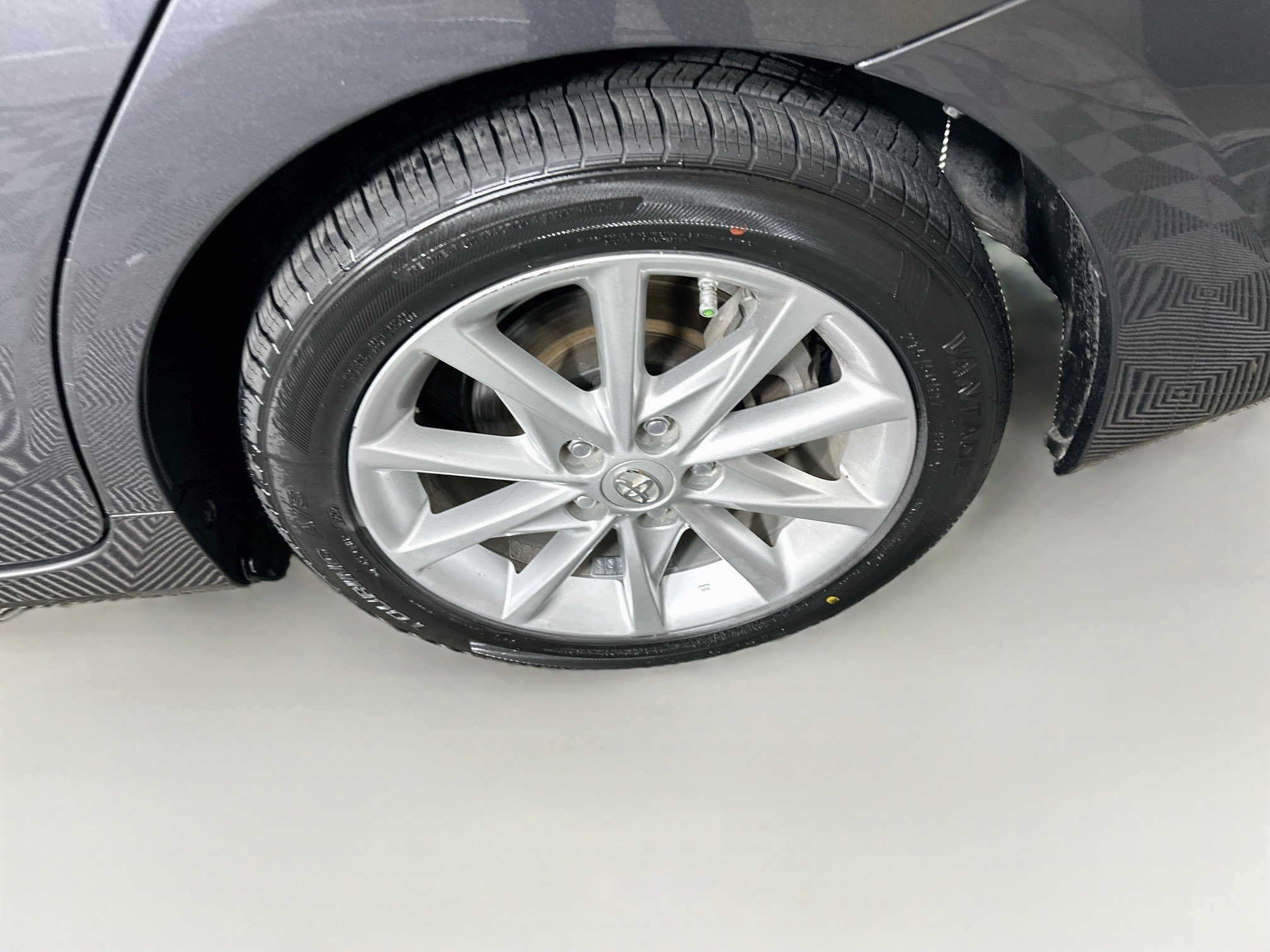 Used 2013 Toyota Prius V Five FWD image 11