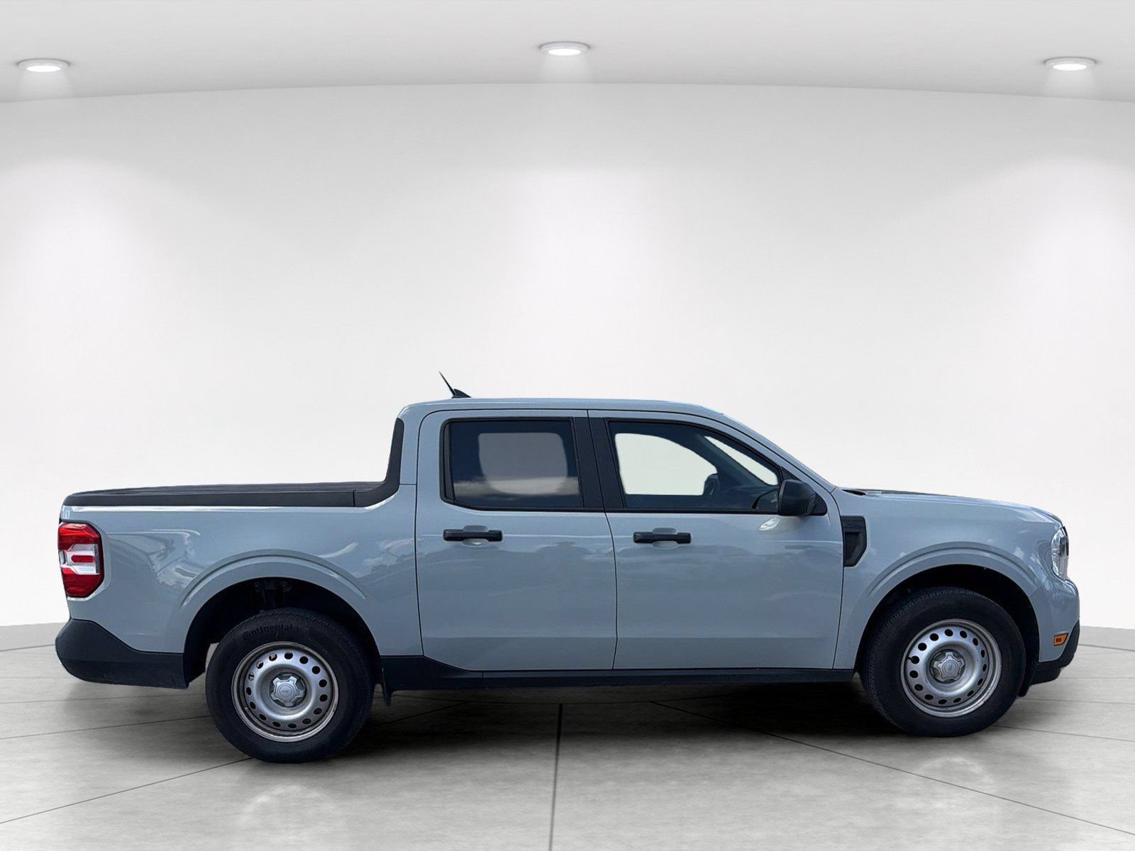 Used 2022 Ford Maverick XL FWD image 3