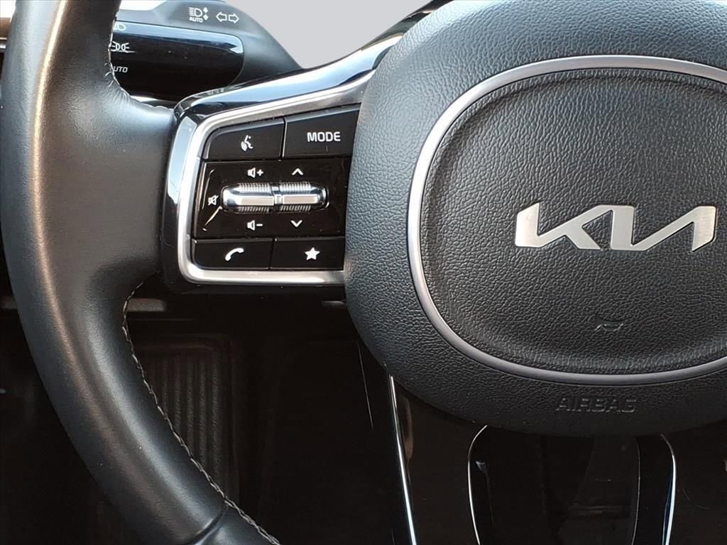 Used 2024 Kia Sorento S image 6