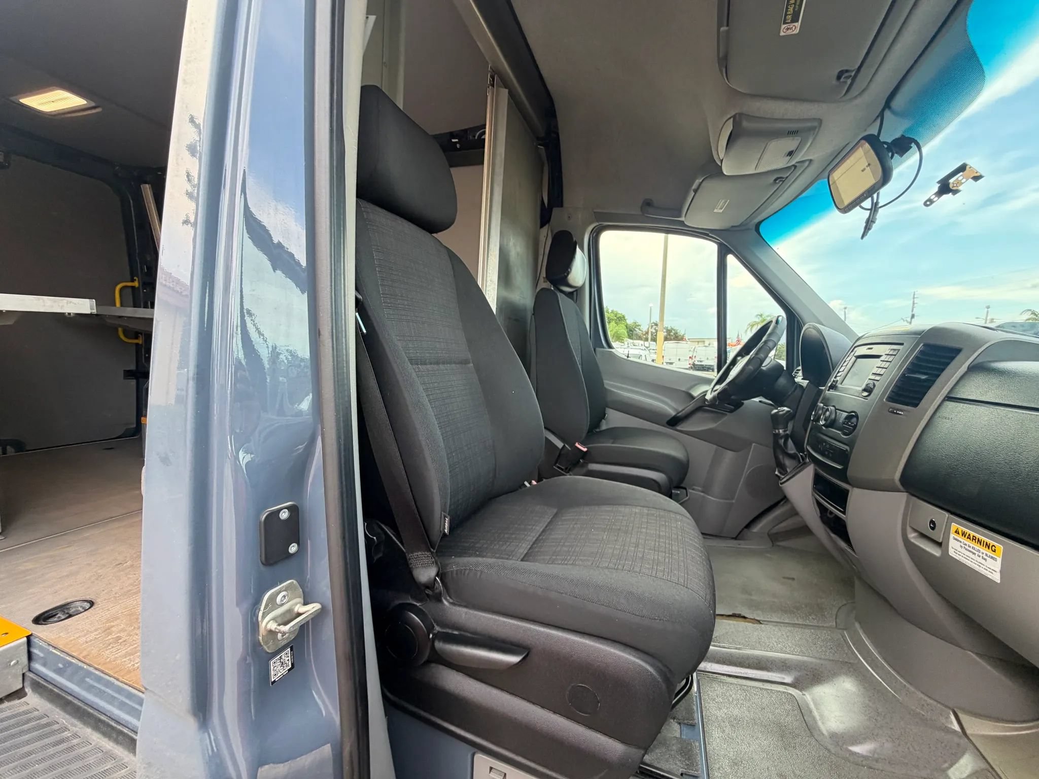 Used 2018 Mercedes-Benz Sprinter 2500 image 19