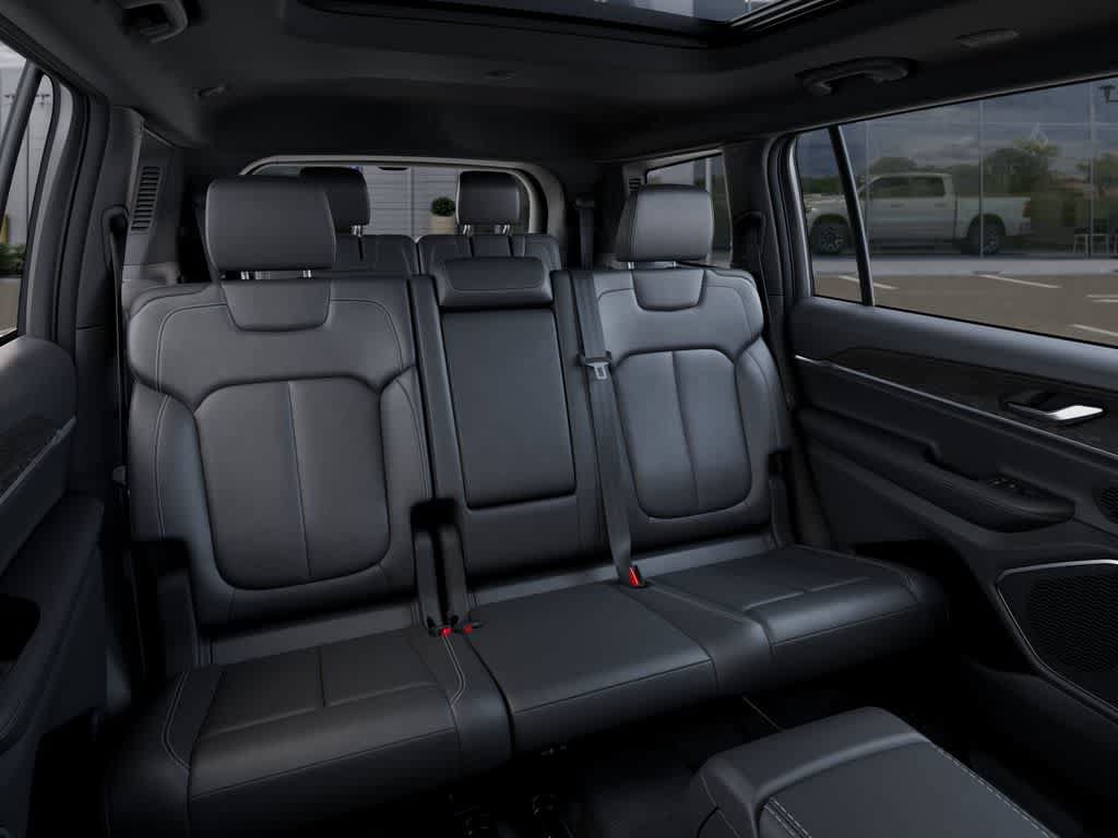 New 2026 Jeep Grand Cherokee L Limited w/ Limited Altitude Package AWD/4WD image 15