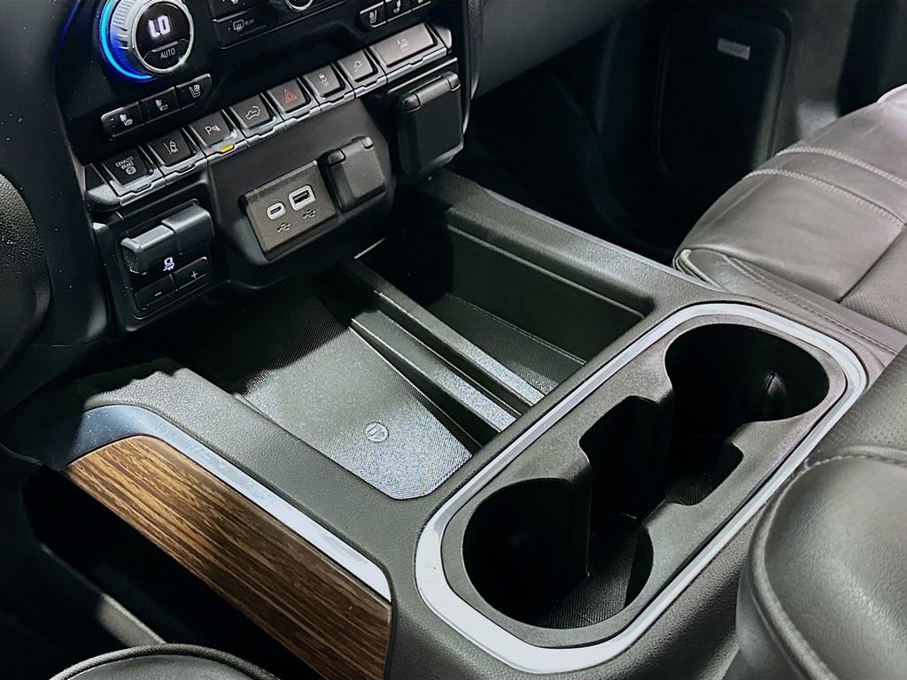 Used 2022 Chevrolet Silverado 3500 High Country w/ Safety Package II image 17