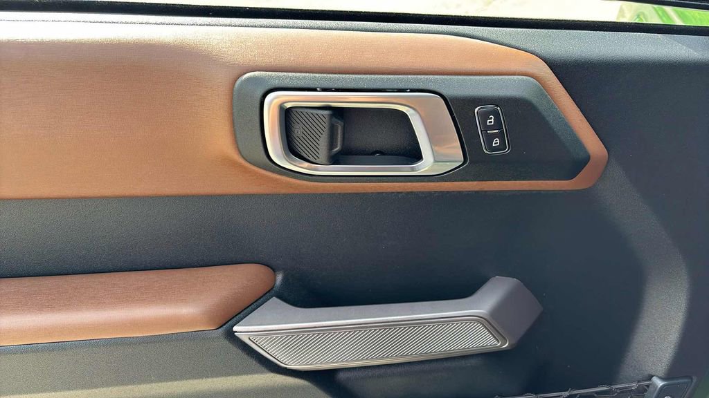Used 2023 Ford Bronco Outer Banks image 15