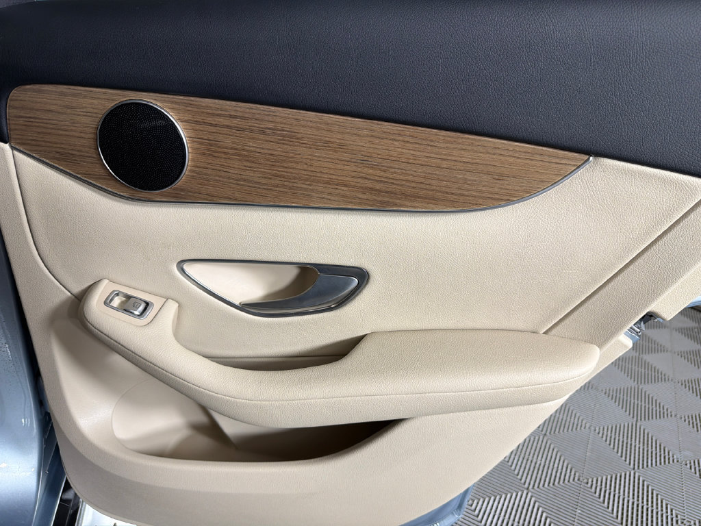 Used 2018 Mercedes-Benz GLC 300 image 15