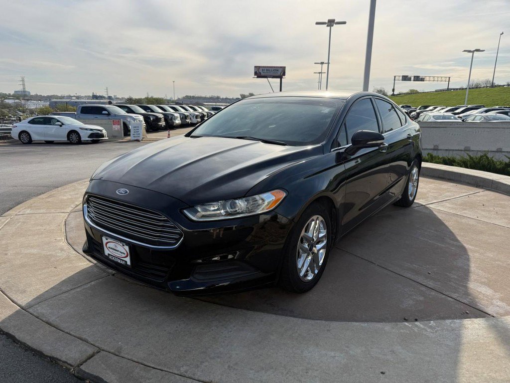 Used 2016 Ford Fusion SE image 10