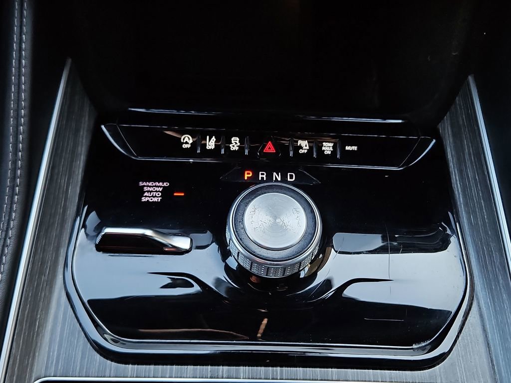 Used 2024 Jeep Wagoneer Series II w/ Flexible Seating Group image 21