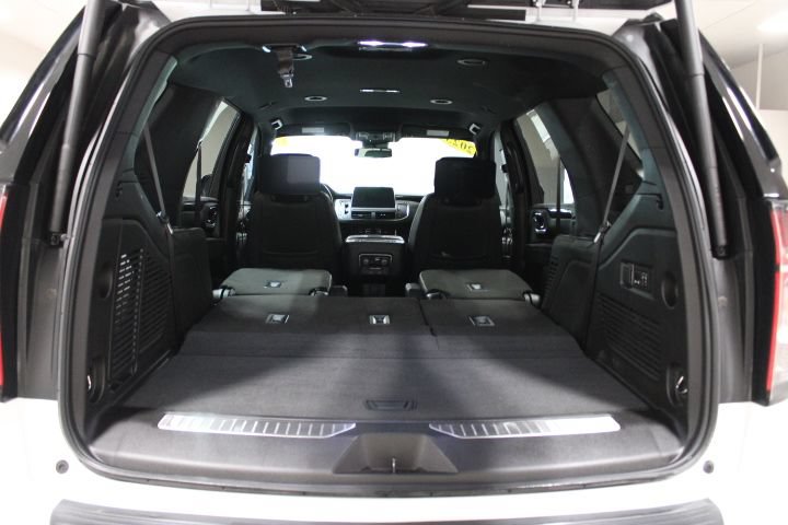 Used 2023 Chevrolet Tahoe RST w/ Luxury Package AWD/4WD image 16