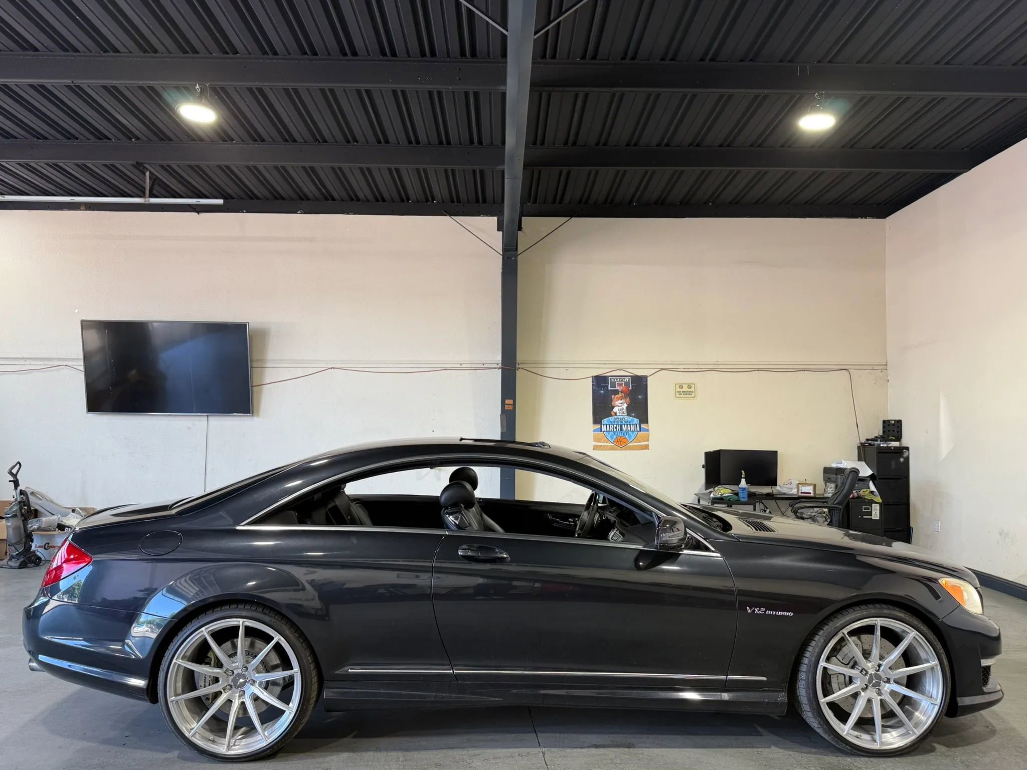 Used 2011 Mercedes-Benz CL 65 AMG image 26