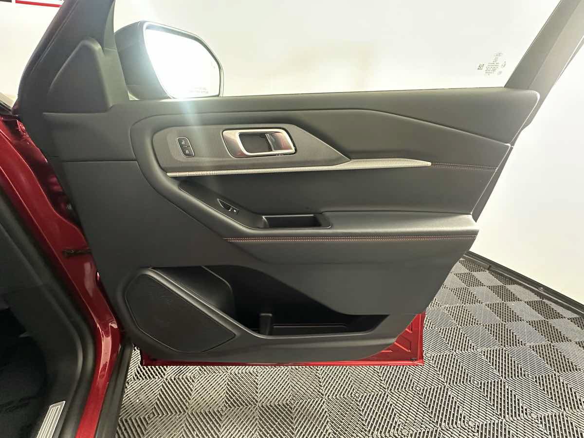 Used 2026 Ford Explorer ST-Line AWD/4WD image 16