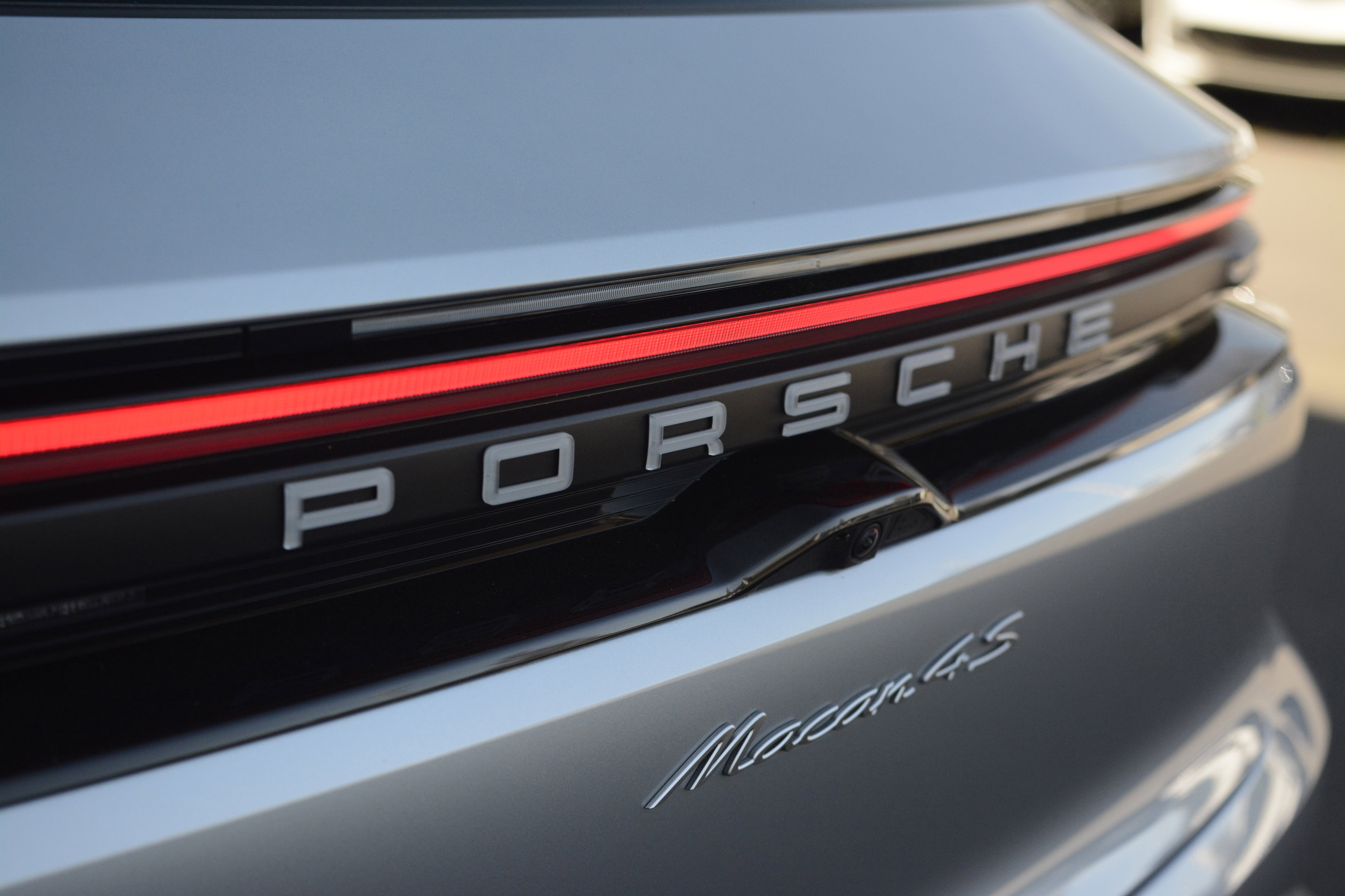 Certified 2025 Porsche Macan 4S Electric image 37