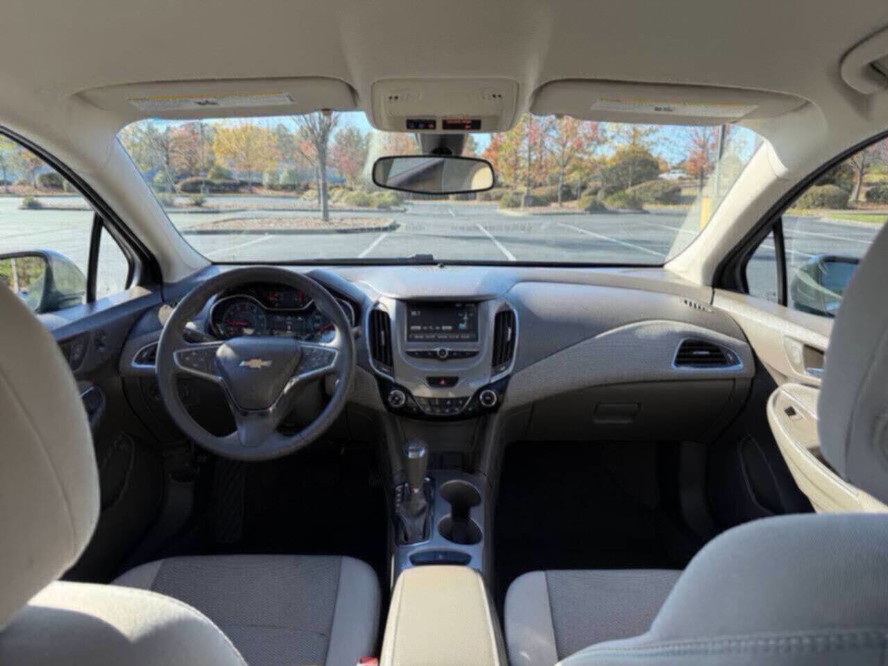 Used 2017 Chevrolet Cruze LT w/ Convenience Package image 19