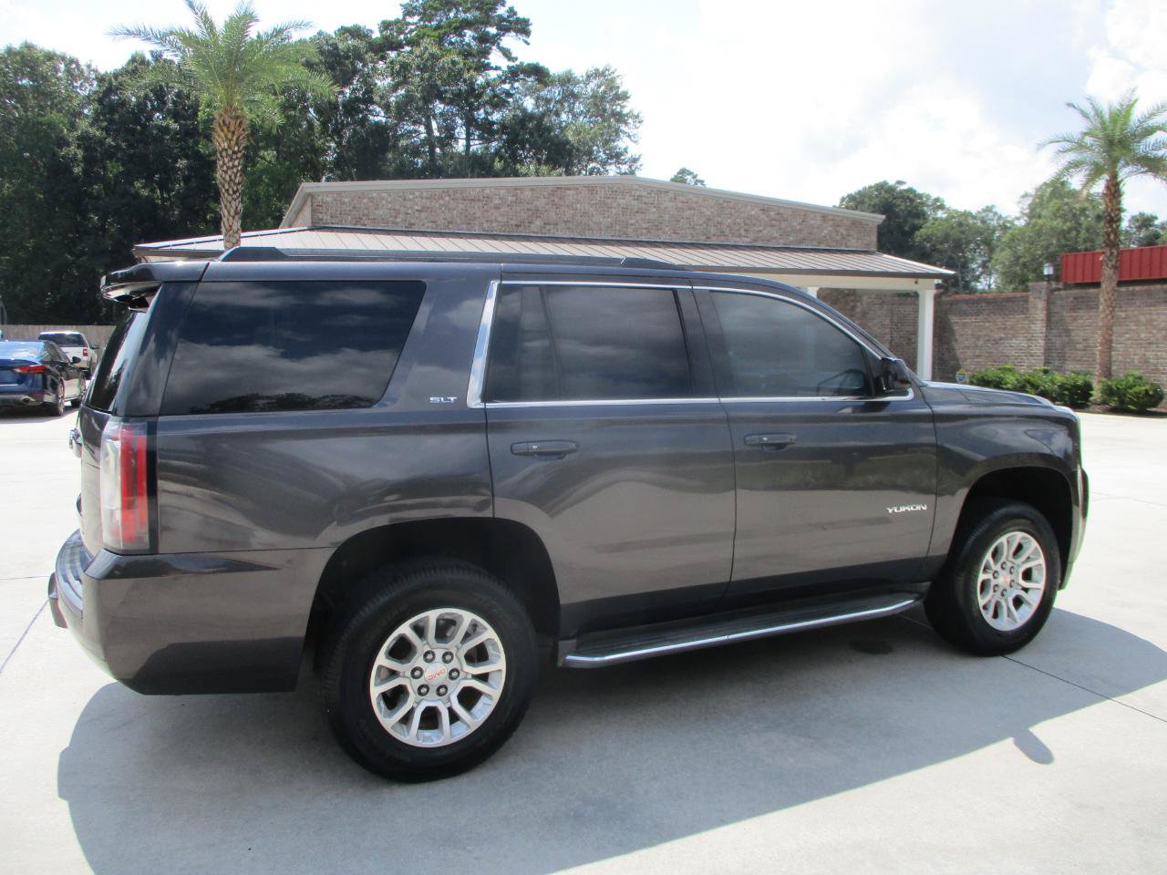 Used 2015 GMC Yukon SLT w/ HD Trailering Package RWD image 8