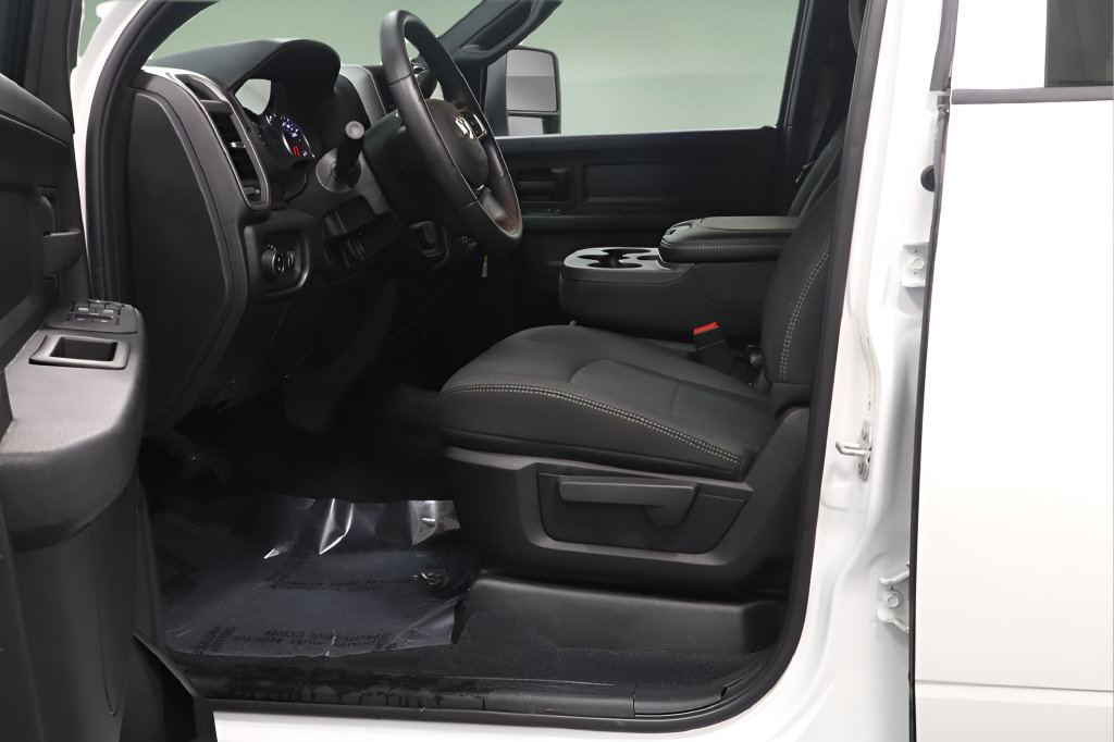New 2026 RAM 3500 Tradesman AWD/4WD image 15