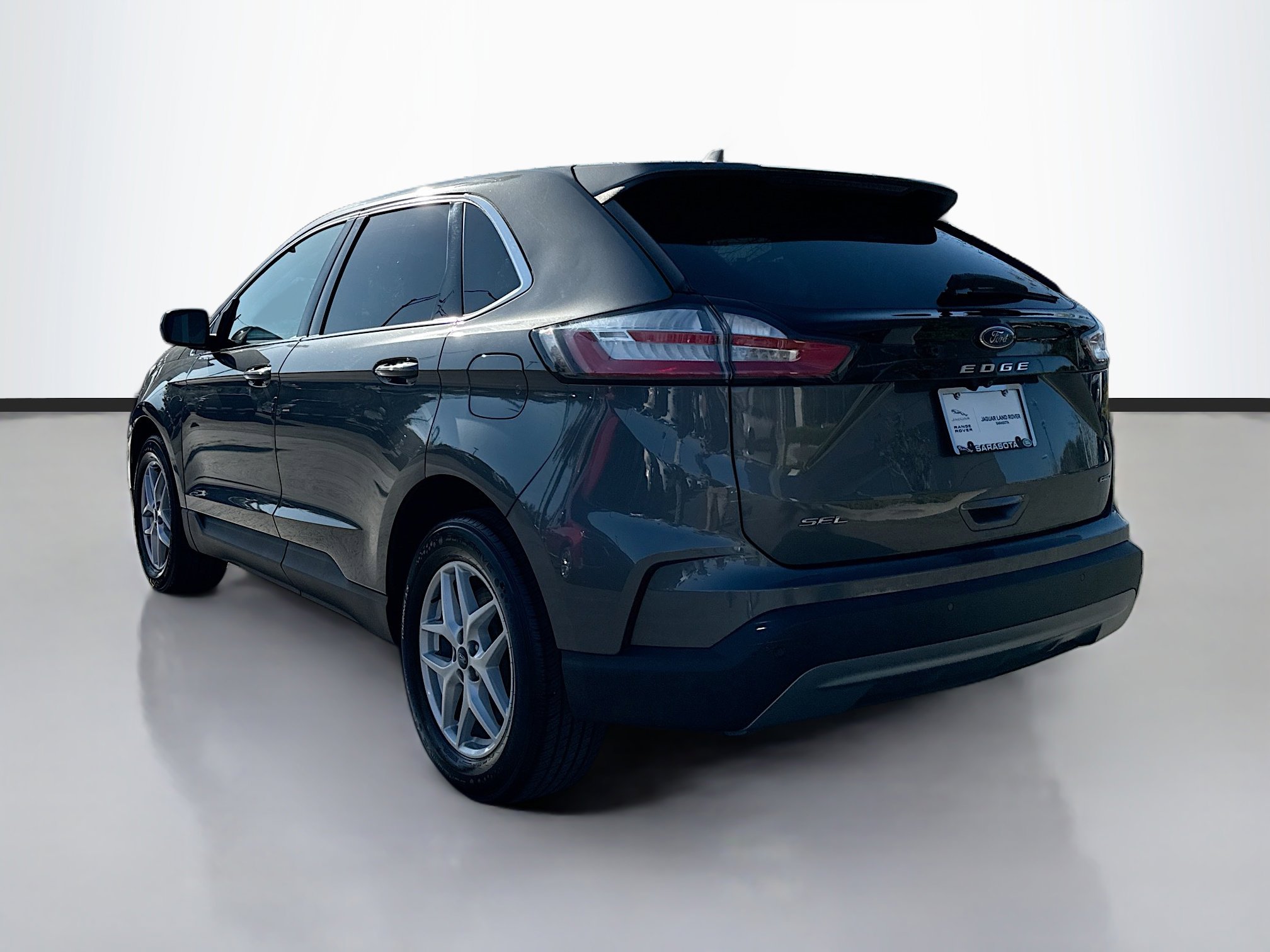 Used 2022 Ford Edge SEL image 3