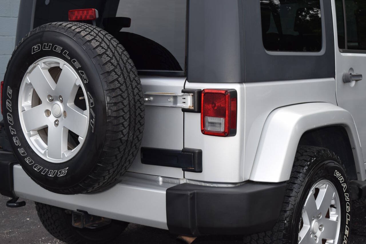 Used 2010 Jeep Wrangler Unlimited Sahara w/ Trailer Tow Group AWD/4WD image 16