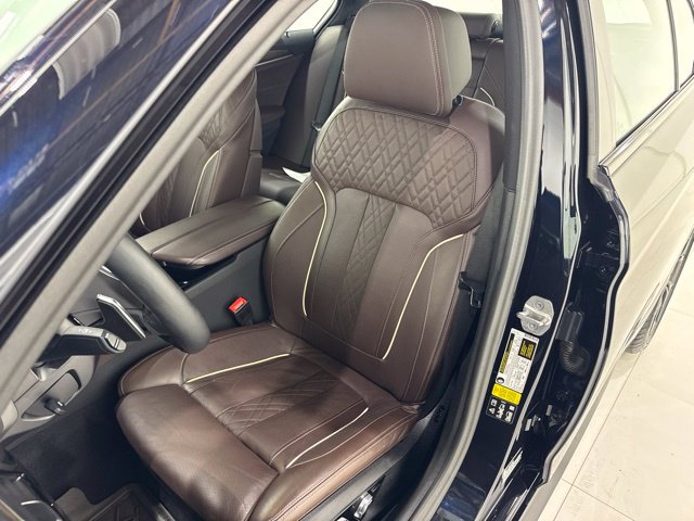 Certified 2023 BMW 540i xDrive w/ M Sport Package AWD/4WD image 13