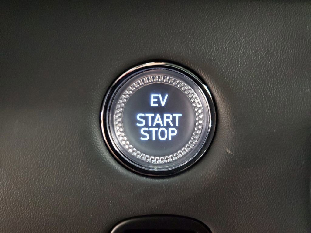 New 2024 Genesis GV60 Advanced image 29