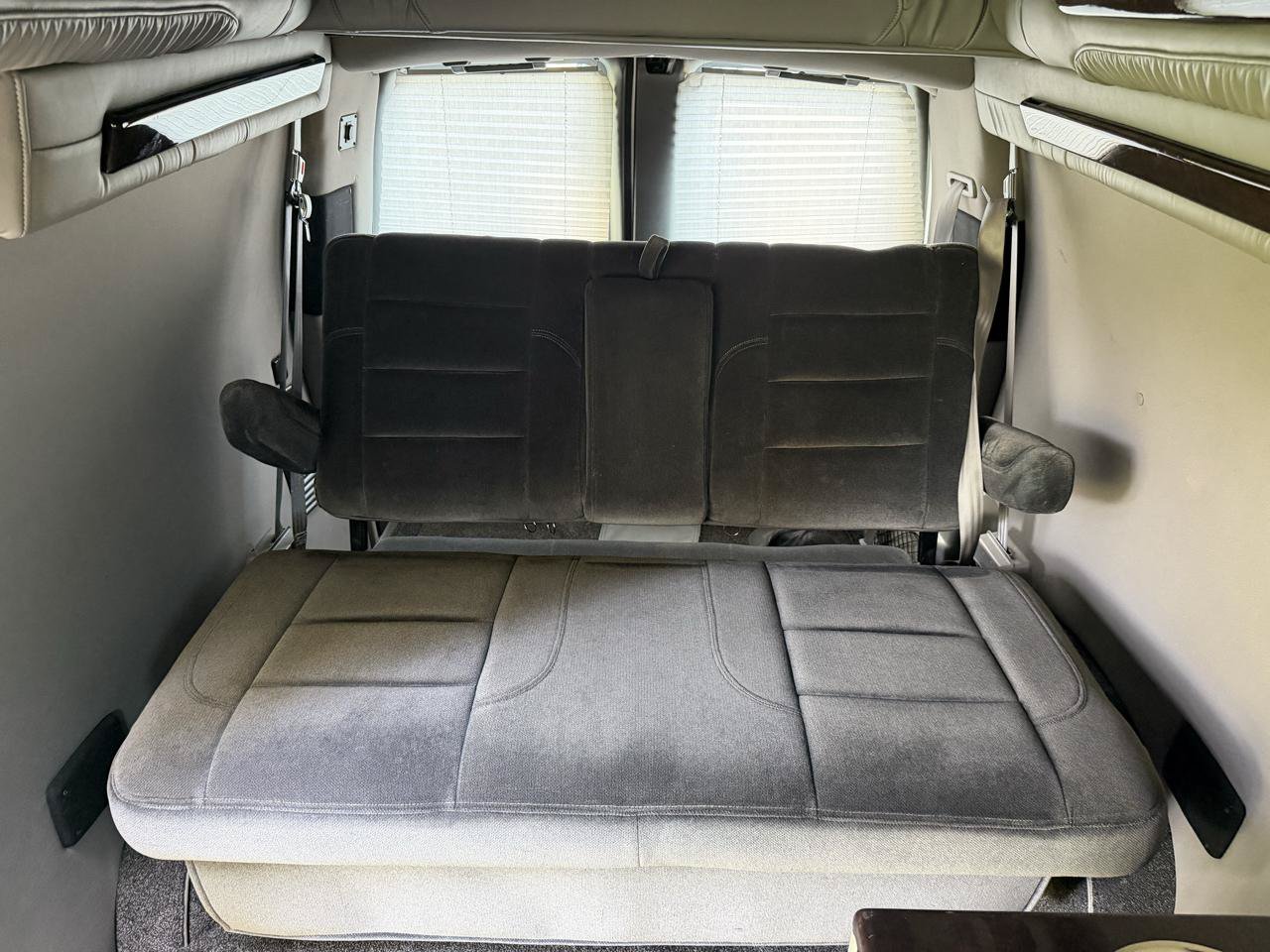Used 2011 GMC Savana 1500 AWD image 24