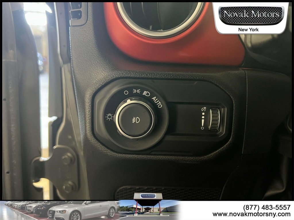 Used 2023 Jeep Wrangler Unlimited Rubicon w/ Cold Weather Group image 17