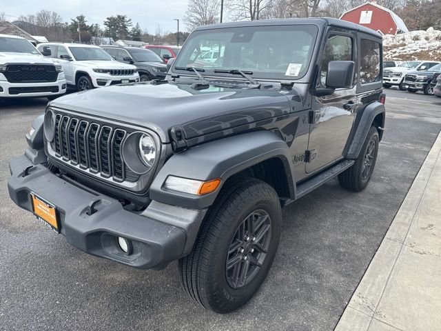 Certified 2025 Jeep Wrangler Sport AWD/4WD image 3