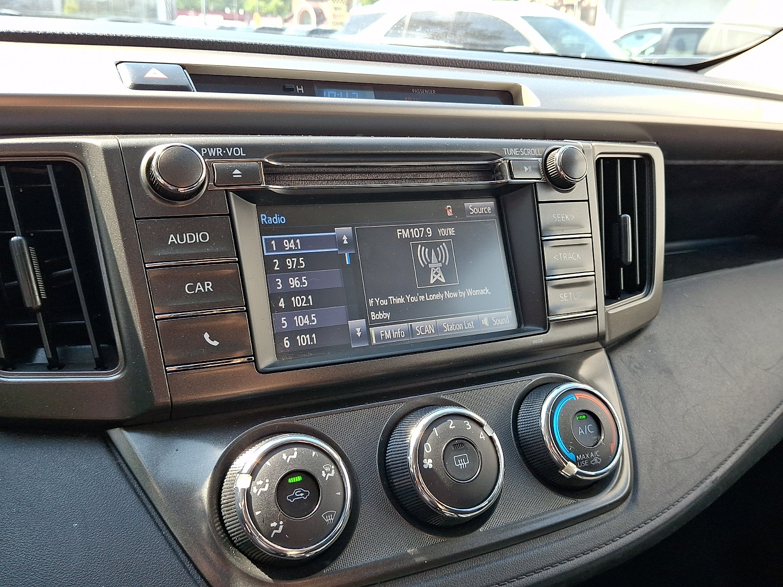 Used 2014 Toyota RAV4 LE FWD image 16