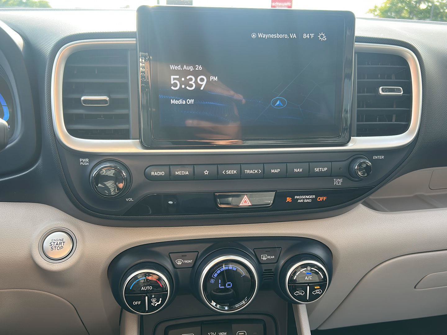 Certified 2024 Hyundai Venue Limited FWD image 20