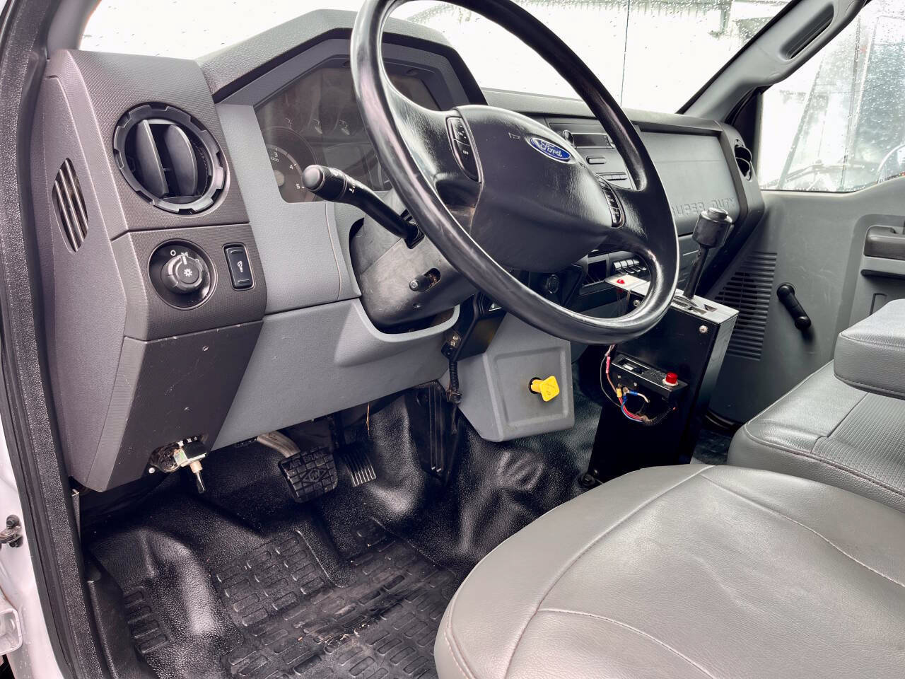 Used 2015 Ford F750 2WD Regular Cab Super Duty image 17