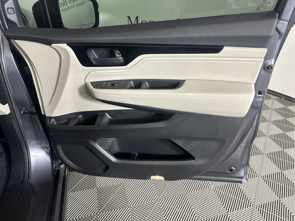 Used 2025 Honda Odyssey Touring image 14